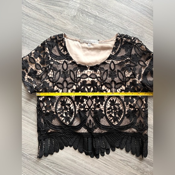 Lovers+friends lace crop top, no tags attached, perfect condition! - Picture 2 of 4